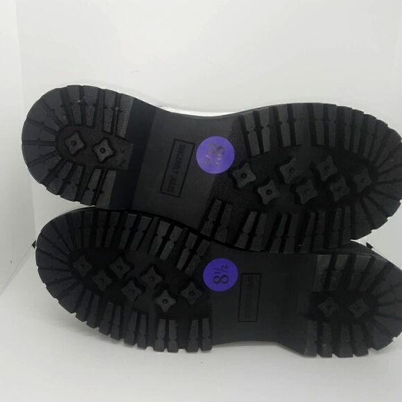 Sincerely
Jules NEW Designer Women's White Laceup/Zipper Combat Boots-sz. 8 1/2 - Picture 5 of 6